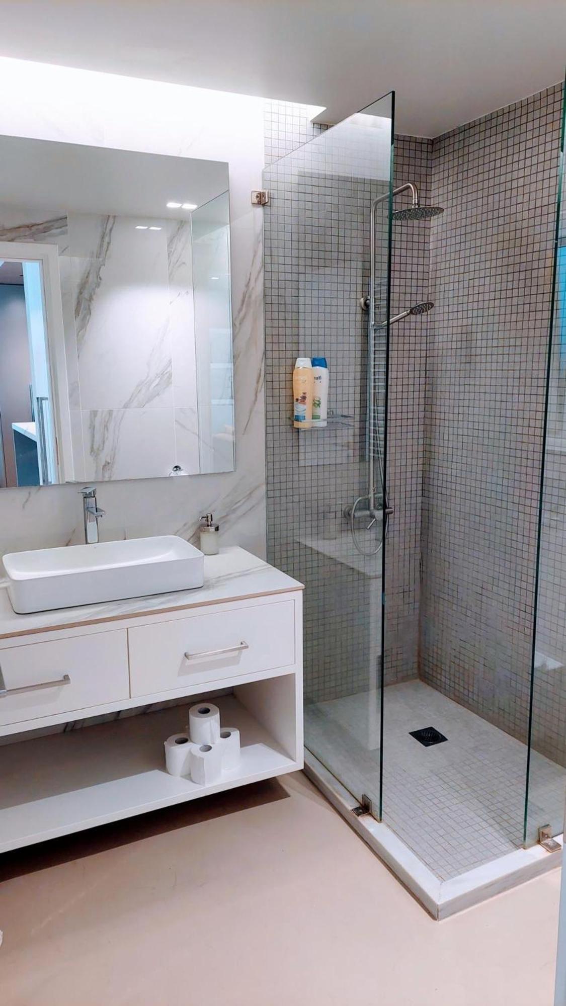 Luxurious Minimal Apartment In Acropolis Atene Esterno foto