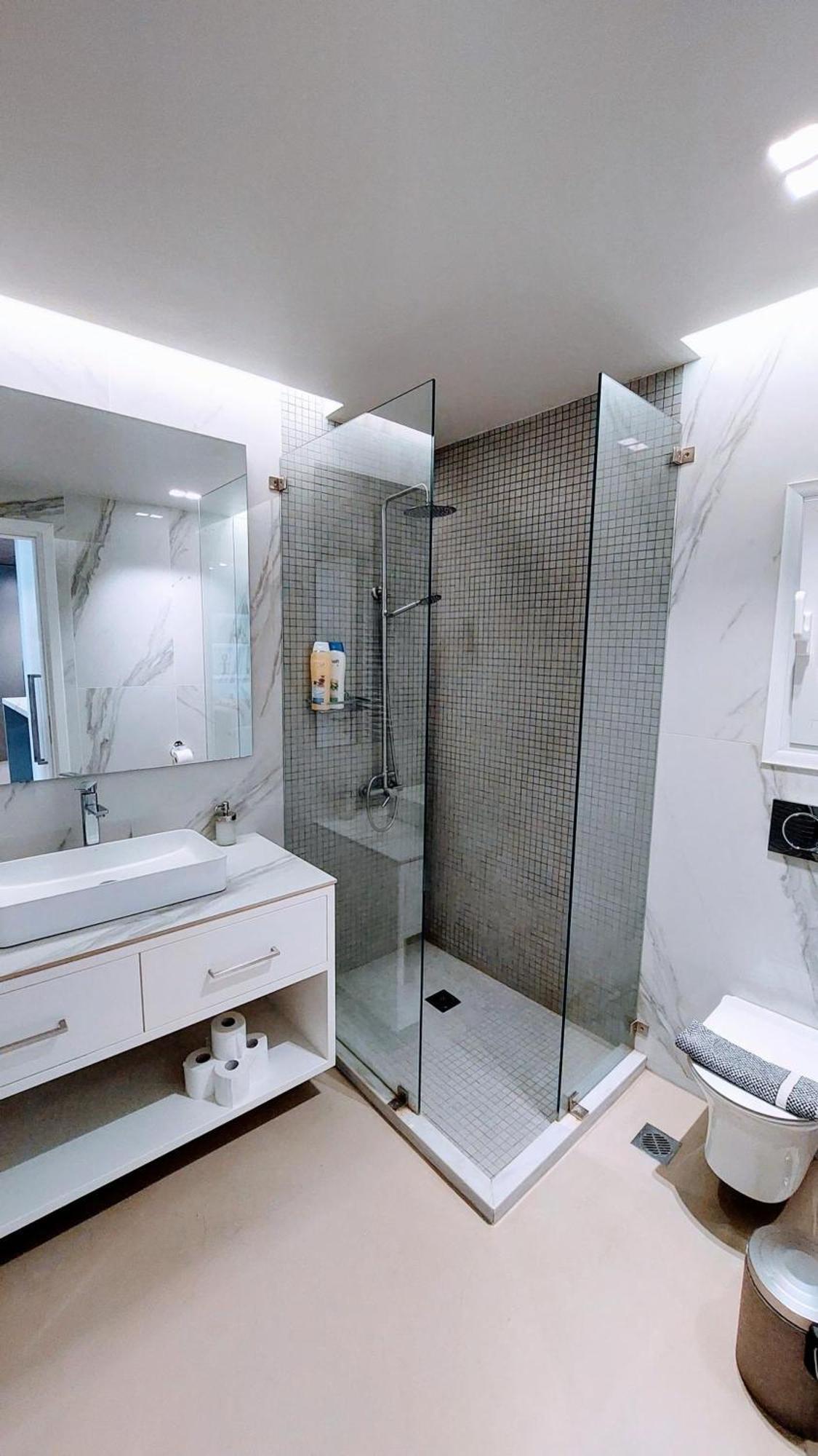 Luxurious Minimal Apartment In Acropolis Atene Esterno foto