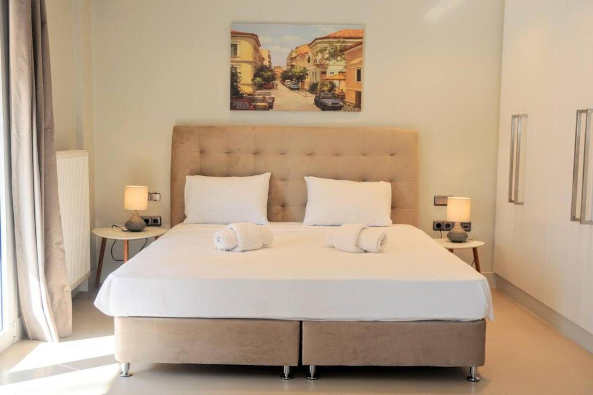 Luxurious Minimal Apartment In Acropolis Atene Esterno foto