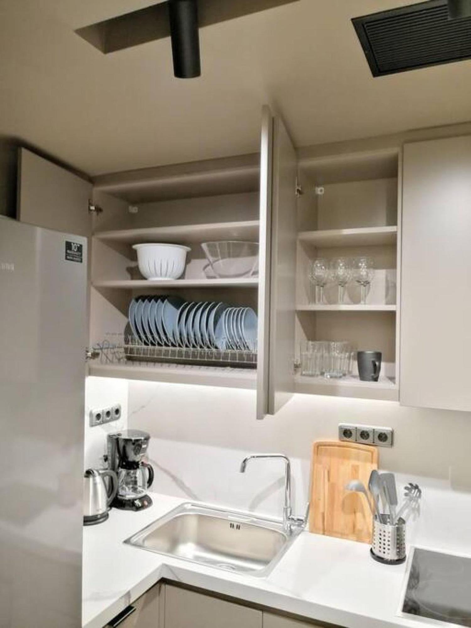 Luxurious Minimal Apartment In Acropolis Atene Esterno foto